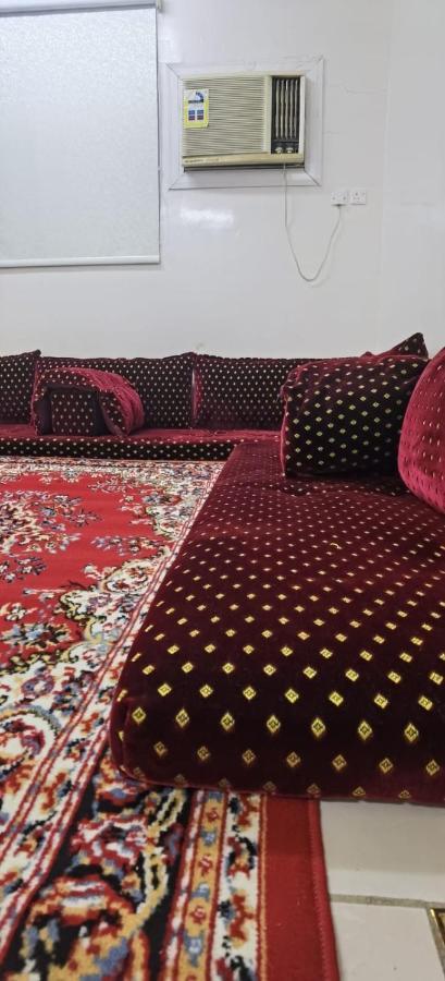 شقة عائلية -ليست فندقية- 8 دقائق بالسيارة للحرم أو قباء - Medina Buitenkant foto
